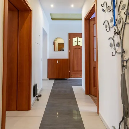 Kochanowskiego Centre By Bookinghost * Katowice