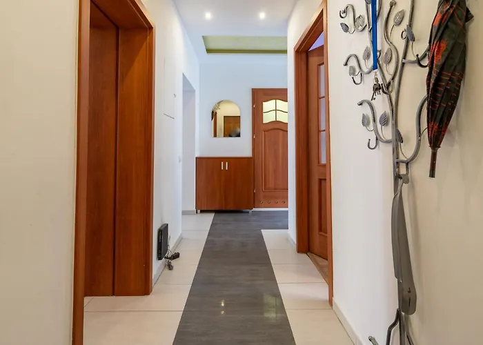 Kochanowskiego Centre By Bookinghost * Katowice